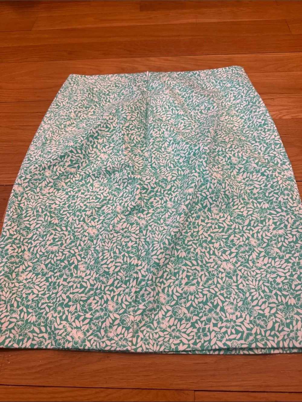 J.Crew women’s floral pencil skirt size 8 .NWT